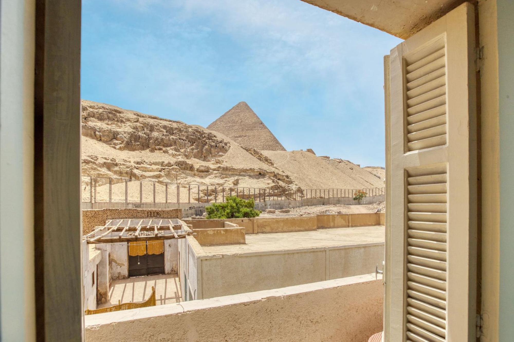 Готель Khufu Pyramids *