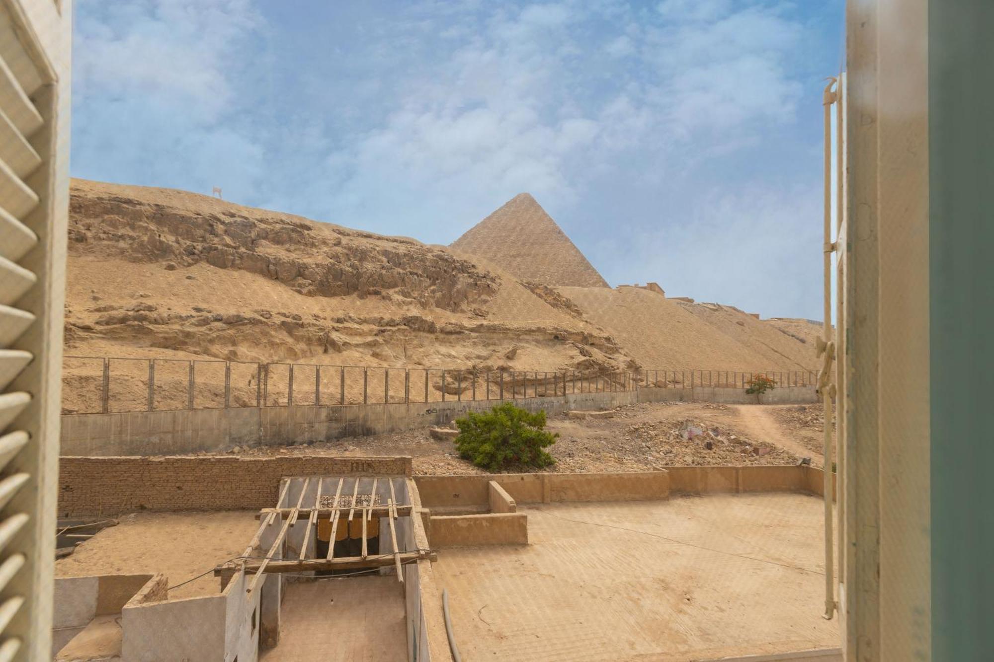 Khufu Pyramids Kafret el-Gabal